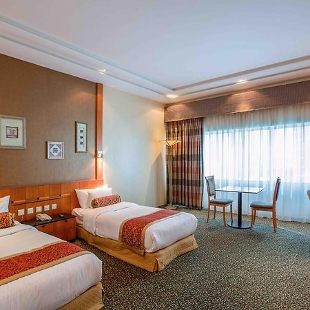 Gulf Court Hotel Манама Экстерьер фото
