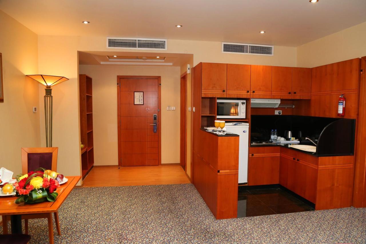 Gulf Court Hotel Манама Экстерьер фото