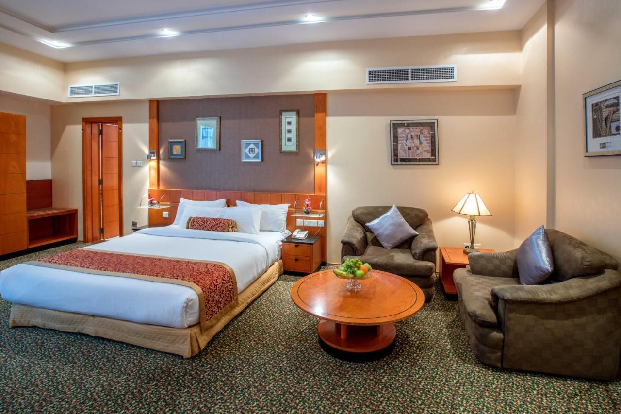 Gulf Court Hotel Манама Экстерьер фото