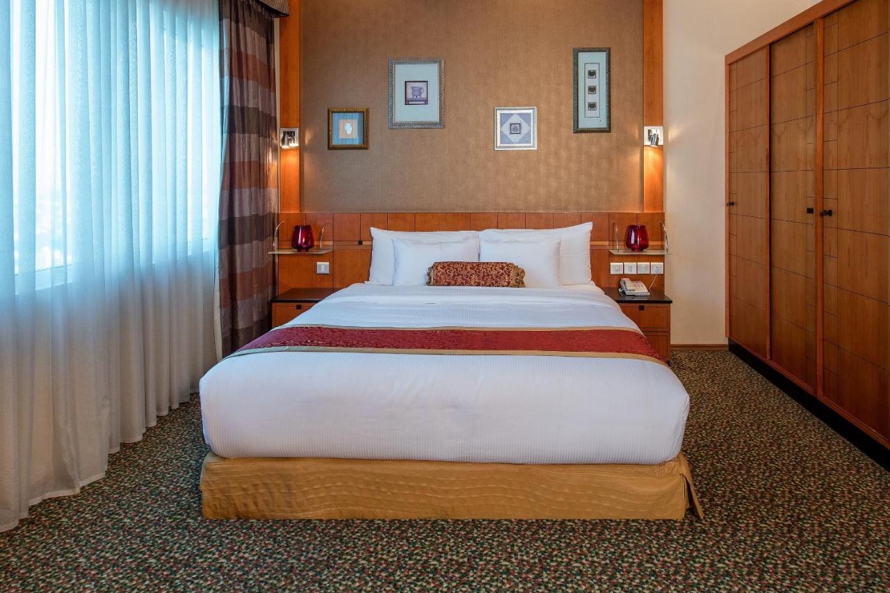 Gulf Court Hotel Манама Экстерьер фото