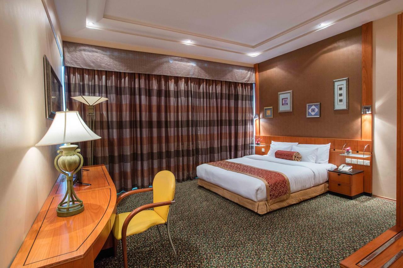Gulf Court Hotel Манама Экстерьер фото