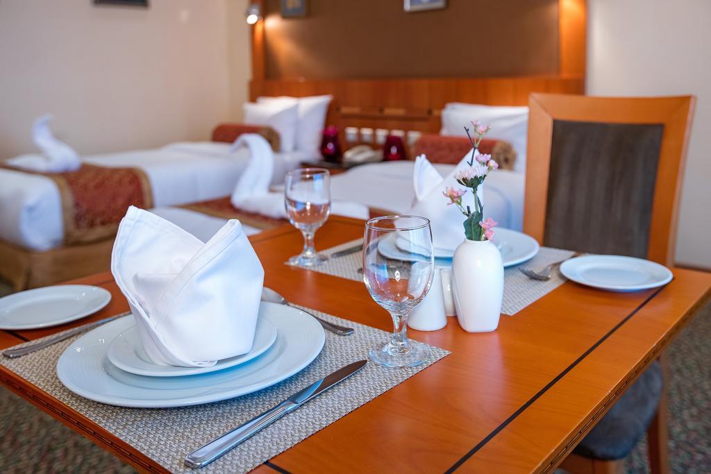 Gulf Court Hotel Манама Экстерьер фото
