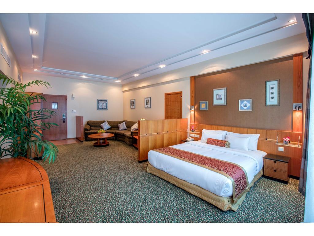 Gulf Court Hotel Манама Экстерьер фото