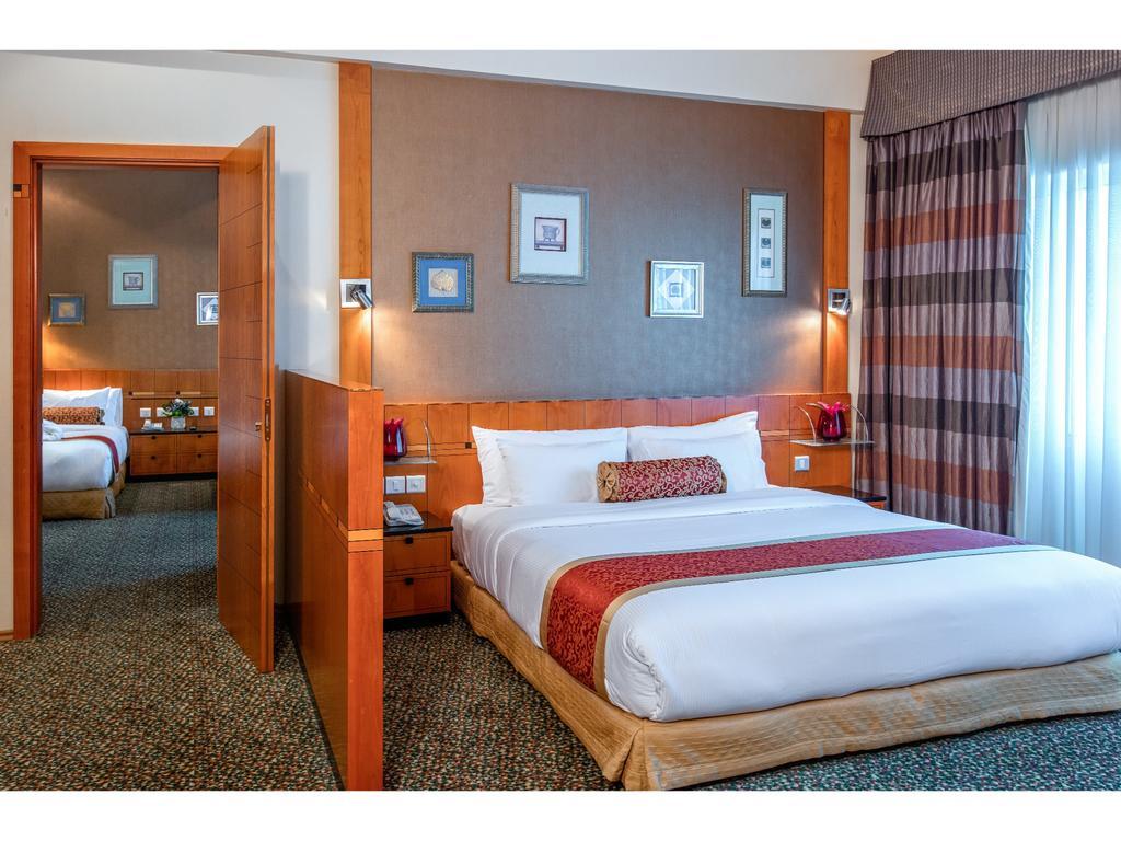 Gulf Court Hotel Манама Экстерьер фото
