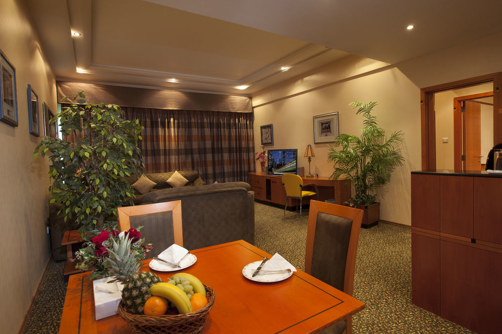 Gulf Court Hotel Манама Экстерьер фото