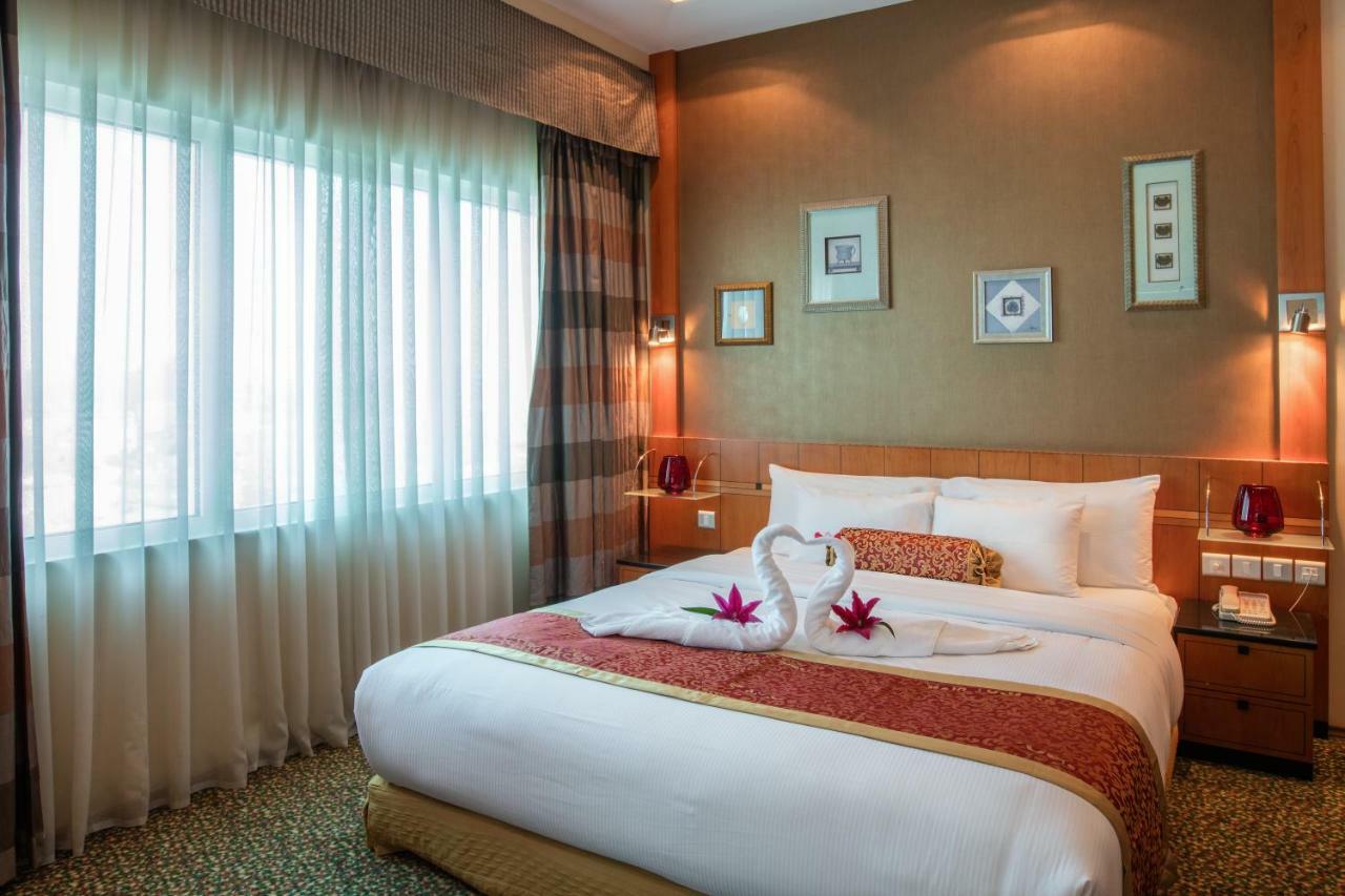 Gulf Court Hotel Манама Экстерьер фото